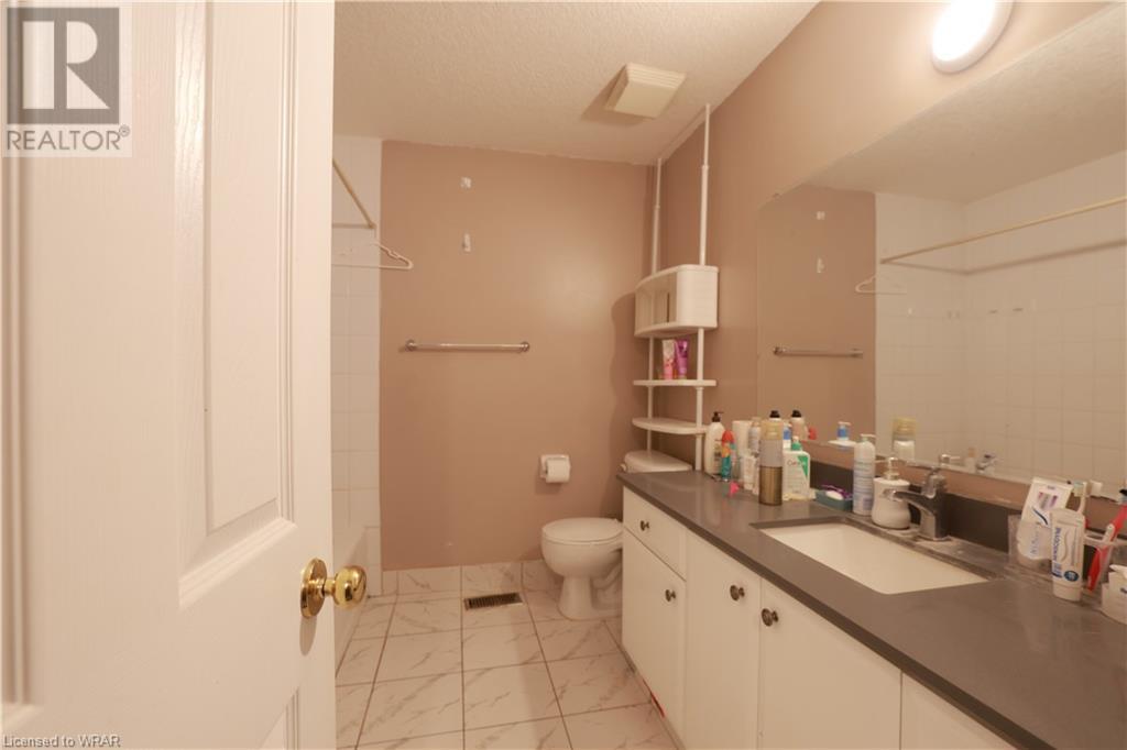 619 Wild Ginger Avenue Unit# B11, Waterloo, Ontario  N2V 2X1 - Photo 20 - 40595616