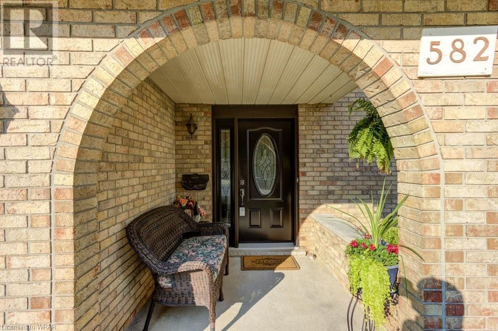 582 Skylark Road, Waterloo, Ontario  N2V 1B9 - Photo 6 - 40626089