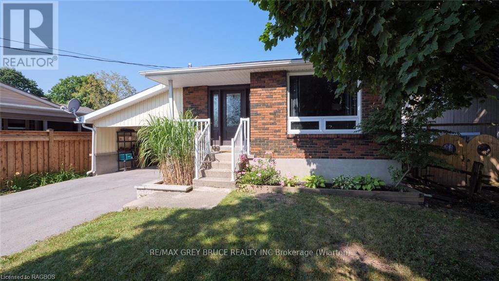 2086 8th Ave E, Owen Sound, Ontario  N4K 3C6 - Photo 1 - X10846346