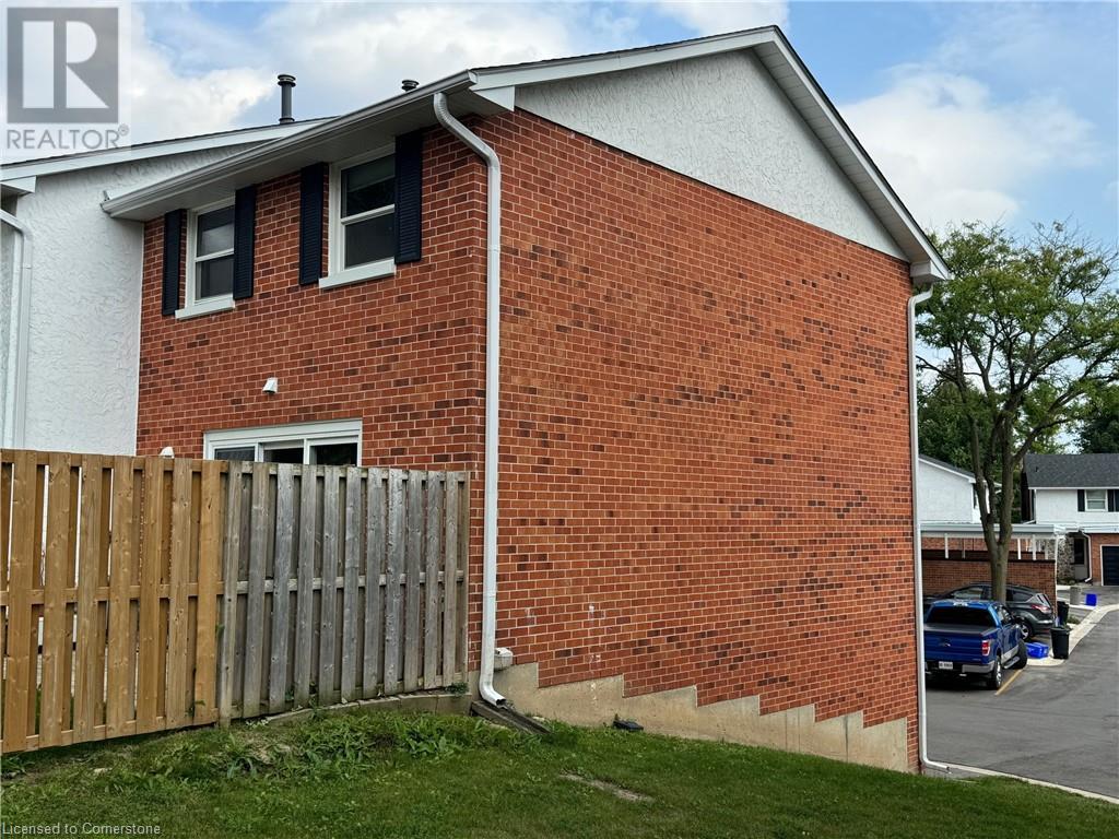 411 Keats Way Unit# 1, Waterloo, Ontario  N2L 5S7 - Photo 3 - 40639773