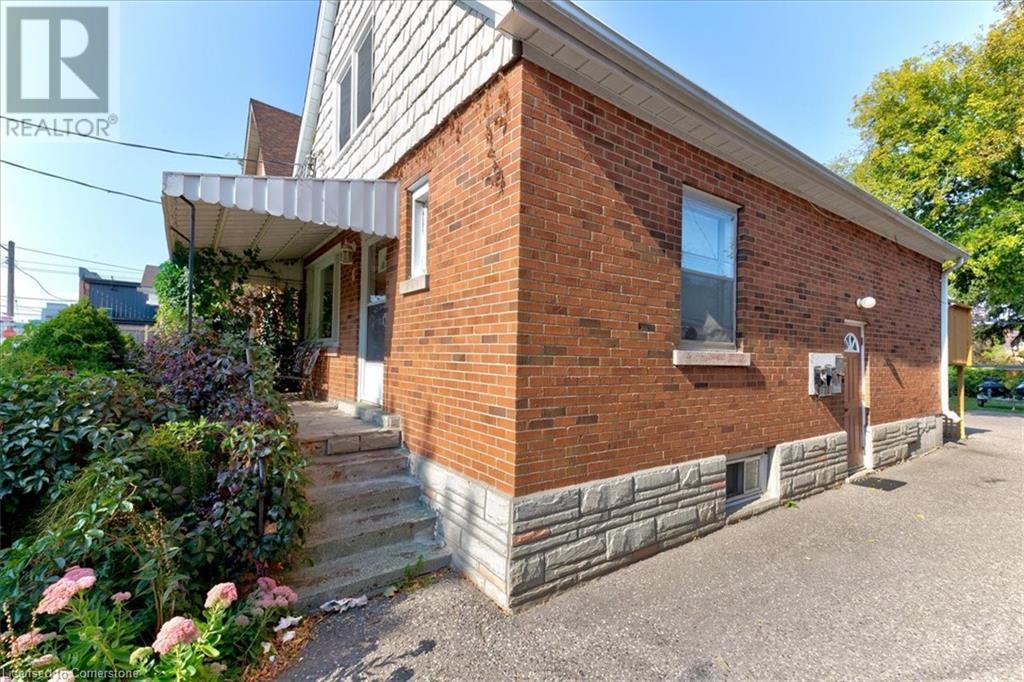 8 Onward Avenue, Kitchener, Ontario  N2H 3J7 - Photo 2 - 40645218