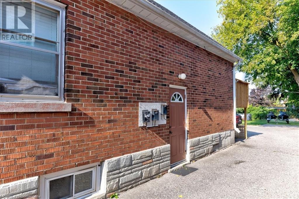 8 Onward Avenue, Kitchener, Ontario  N2H 3J7 - Photo 4 - 40645218