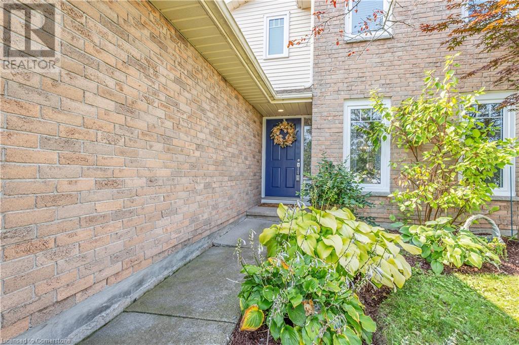 227 Haldane Court, Waterloo, Ontario  N2T 1T7 - Photo 5 - 40647423