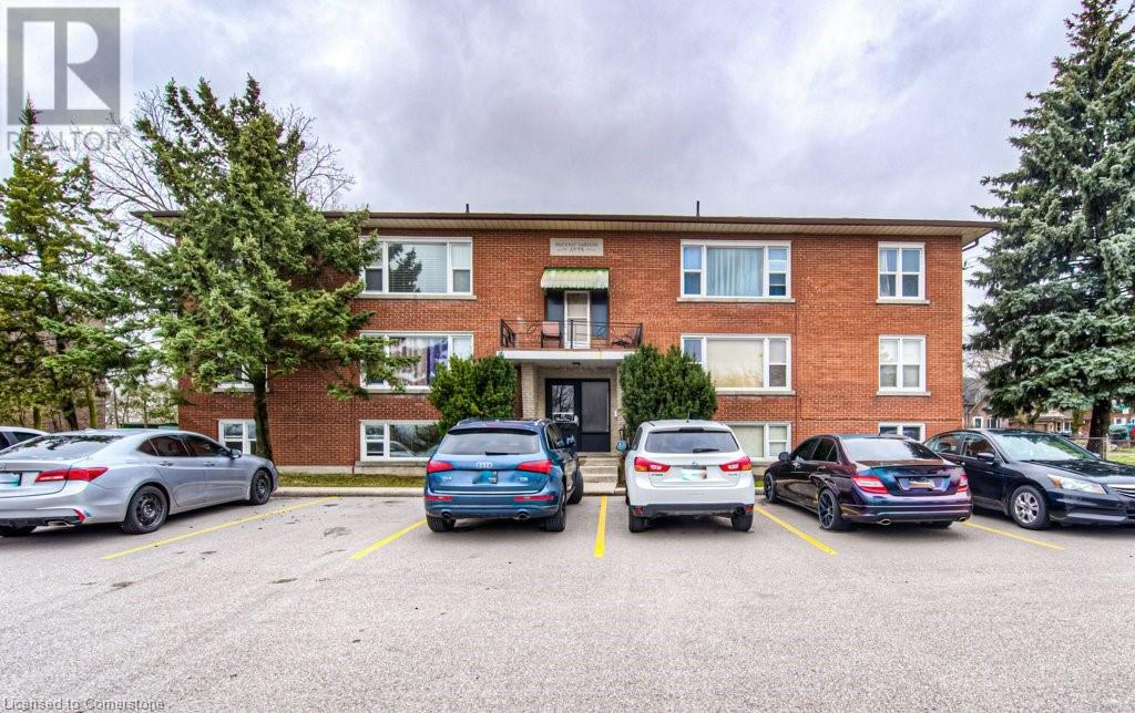 15 Floral Crescent, Kitchener, Ontario  N2G 3B3 - Photo 1 - 40648299