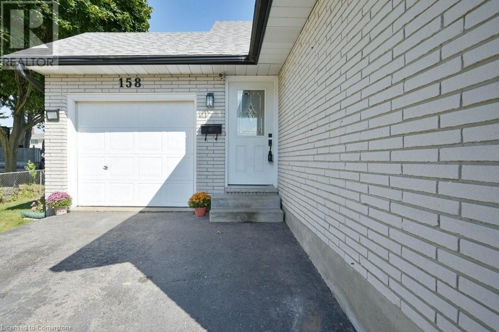 158 The Country Way, Kitchener, Ontario  N2E 2L2 - Photo 3 - 40648750