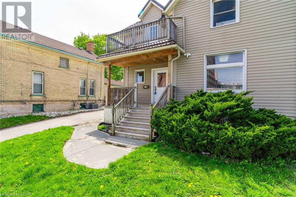 15 Charles Street E, Kitchener, Ontario  N2G 2P3 - Photo 3 - 40656442