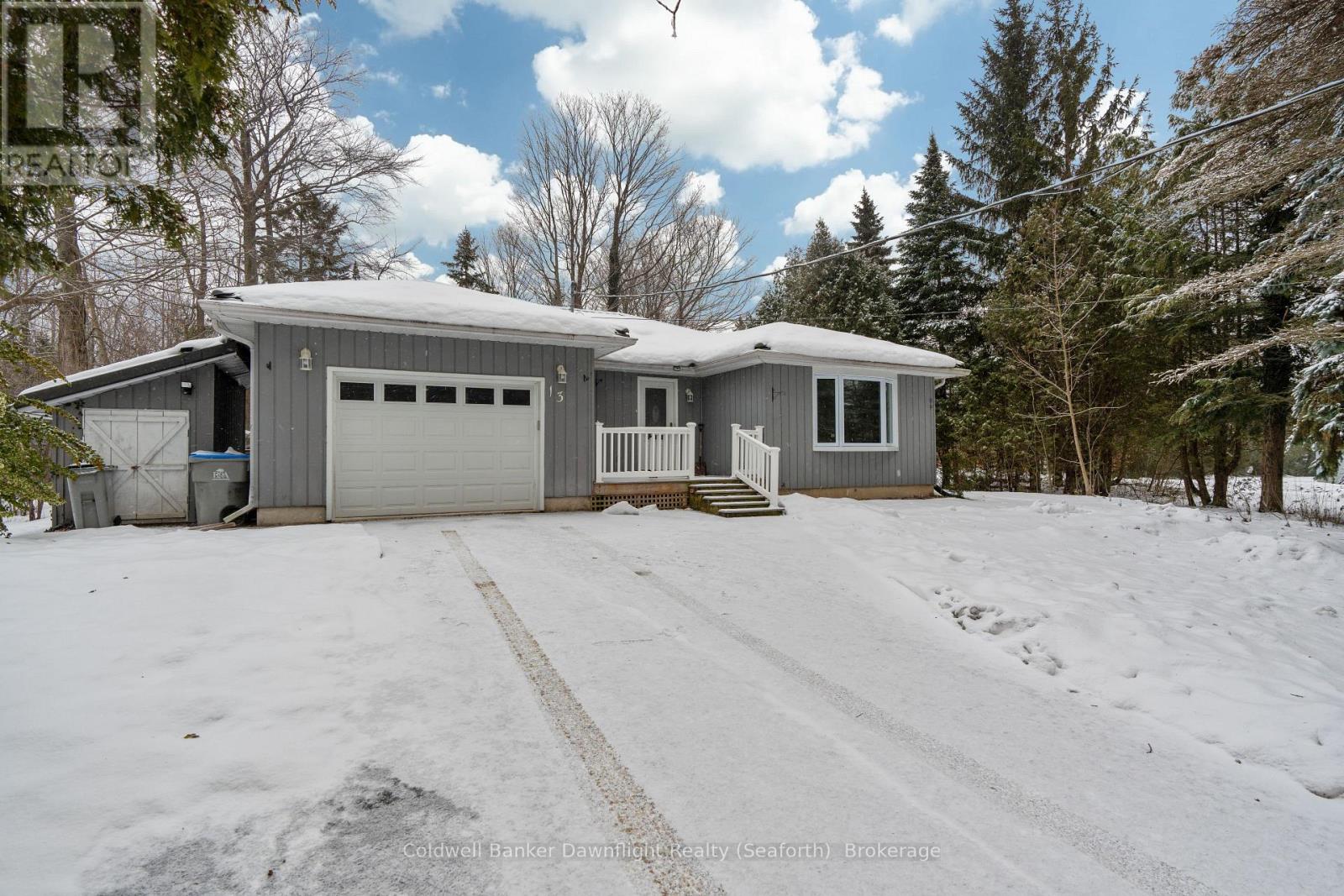 13 Park Road, Central Huron (Goderich Twp), Ontario  N7A 3X8 - Photo 2 - X10780408