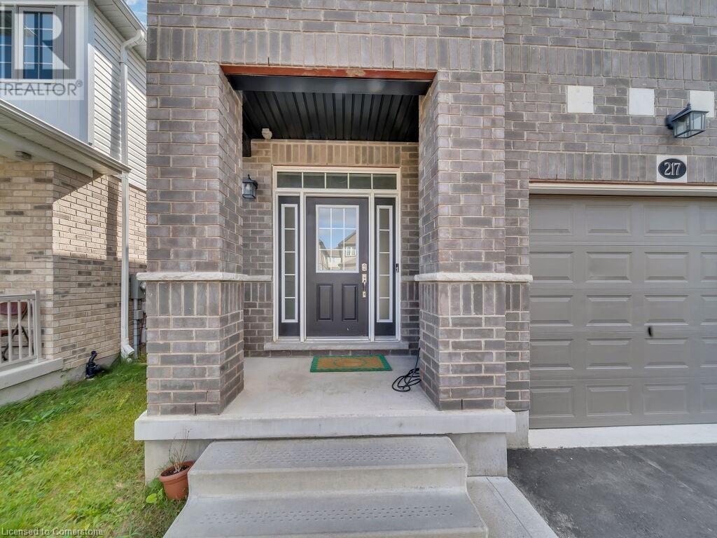 217 Sedgewood Street, Kitchener, Ontario  N2P 0H9 - Photo 2 - 40653134