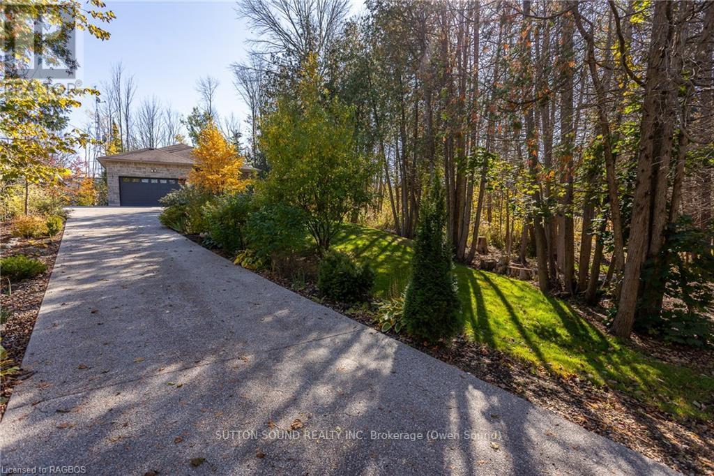 170 Lakeshore Road, Georgian Bluffs, Ontario  N0H 2T0 - Photo 2 - X10846995