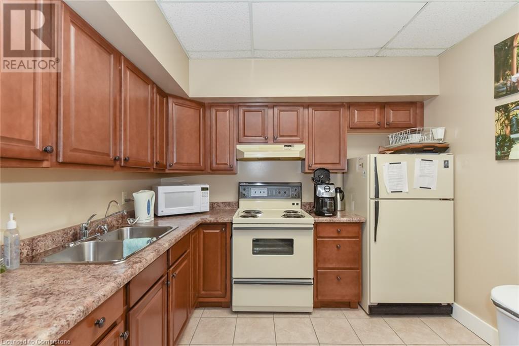 265 Westcourt Place Unit# 203, Waterloo, Ontario  N2L 6E4 - Photo 37 - 40675096