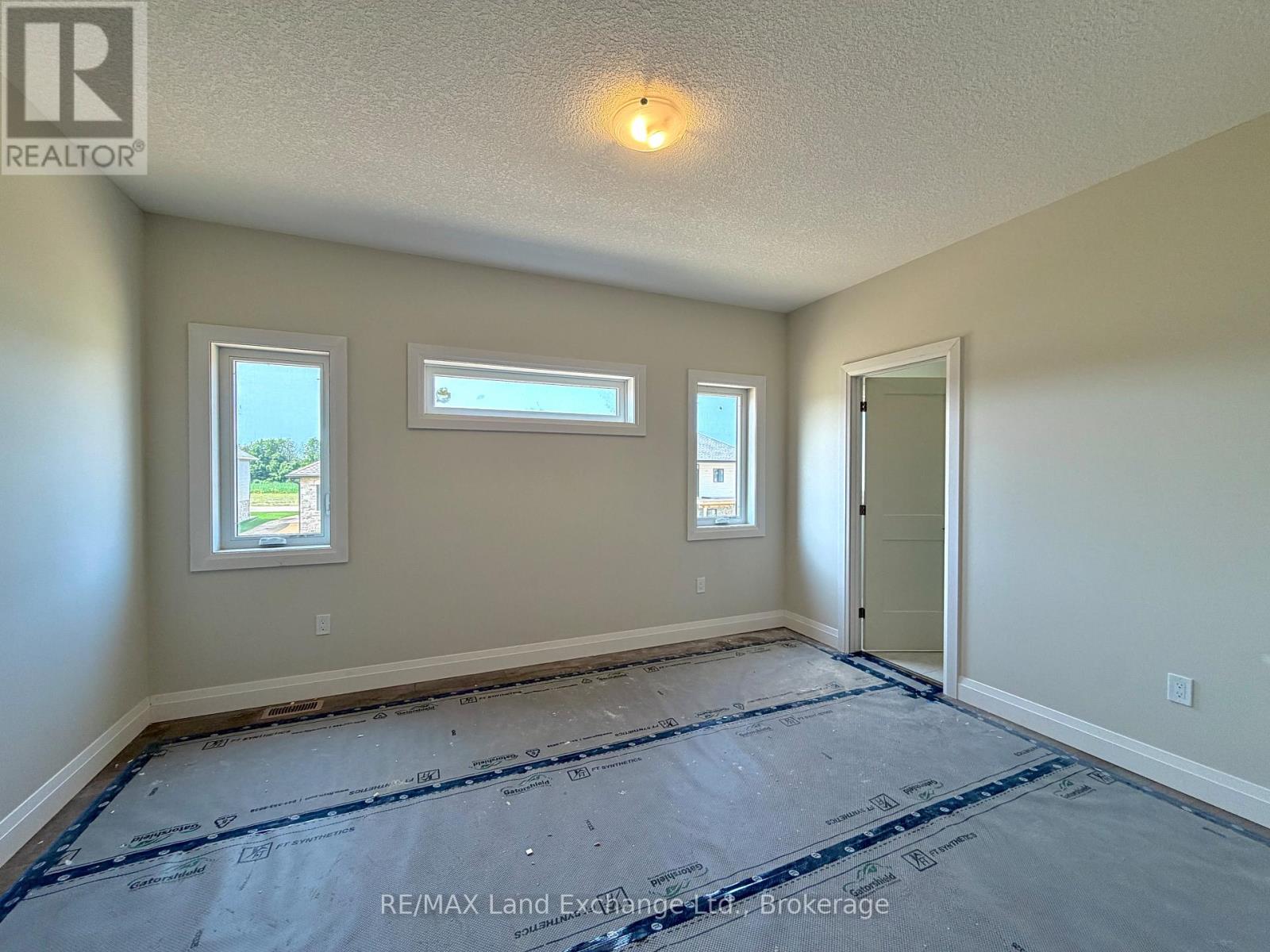 282 Ridge Street, Saugeen Shores, Ontario  N0H 2C3 - Photo 11 - X11822711