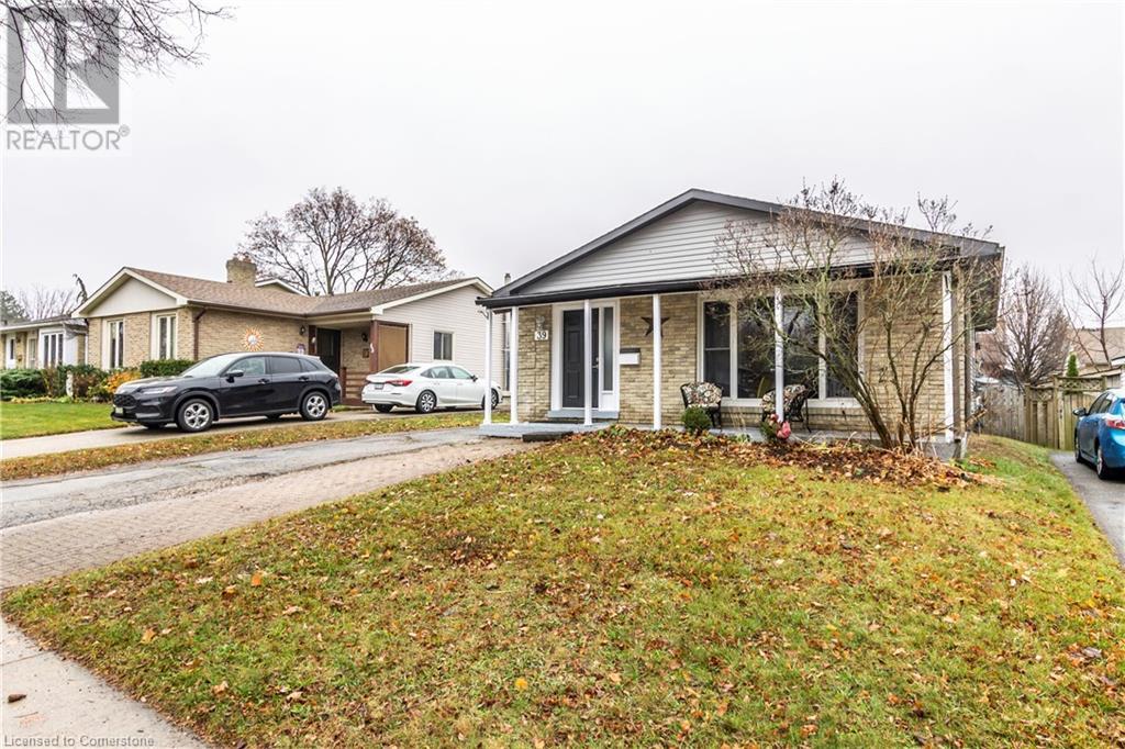 39 Keewatin Avenue, Kitchener, Ontario  N2B 3M1 - Photo 3 - 40678305