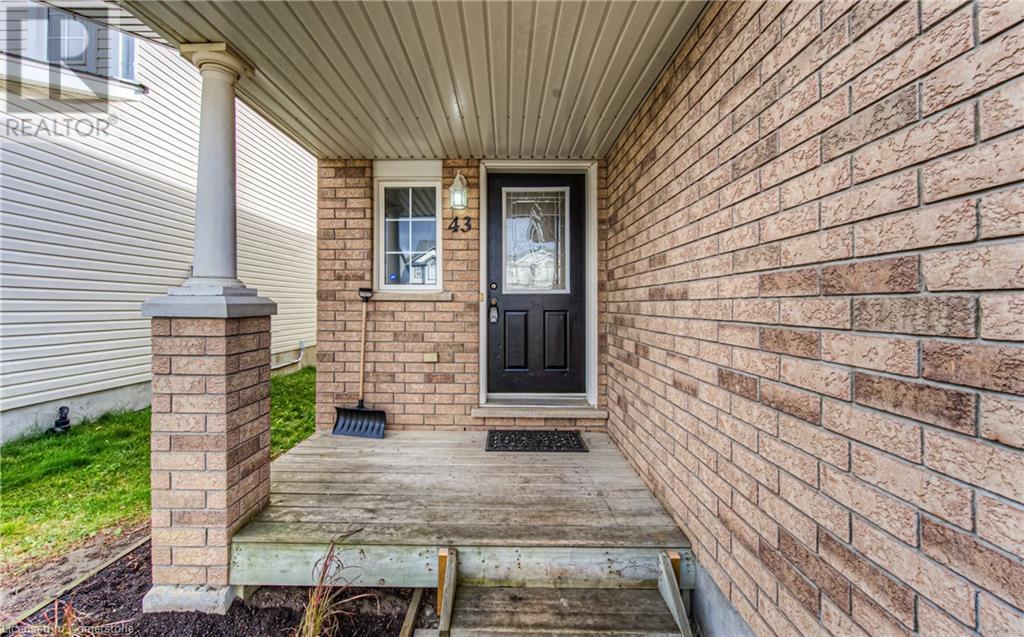 43 Dahlia Street, Kitchener, Ontario  N2E 3Y9 - Photo 4 - 40681406