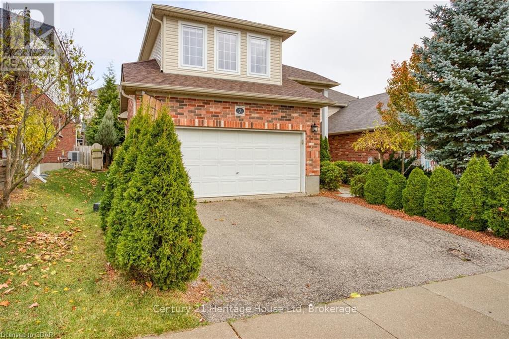 7 Washburn Drive, Guelph (Grange Hill East), Ontario  N1E 0B4 - Photo 4 - X11879898