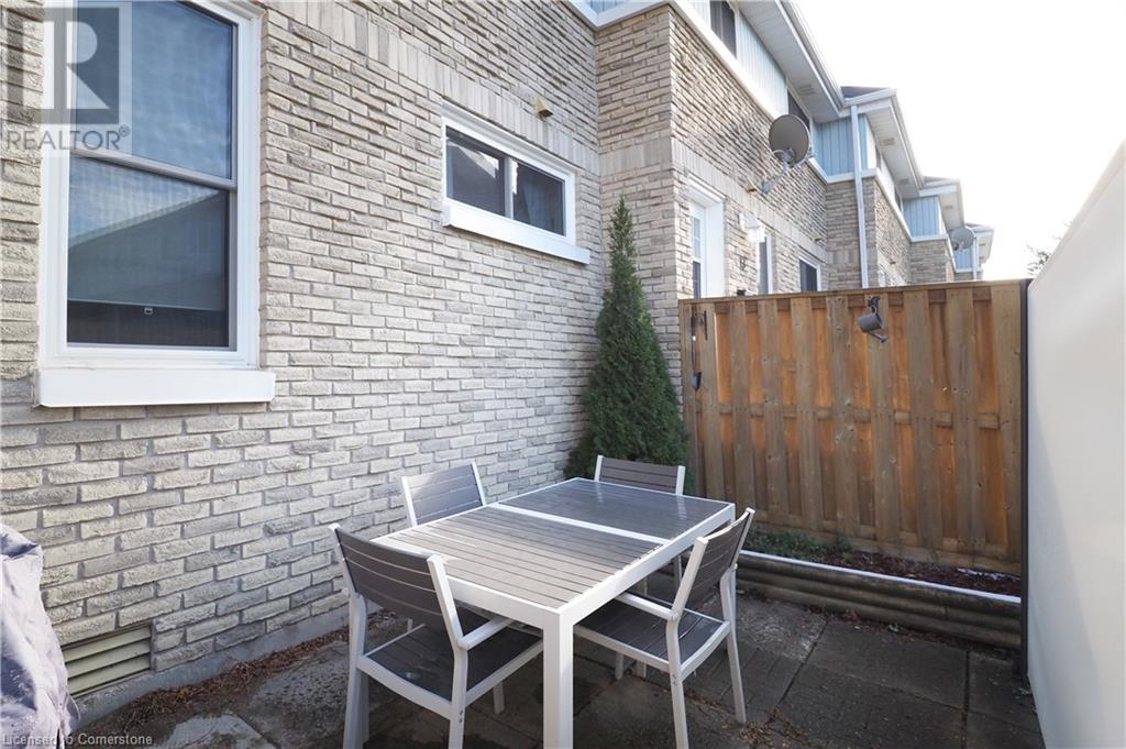 35 Breckenridge Drive Unit# 14, Kitchener, Ontario  N2B 3H5 - Photo 5 - 40682631