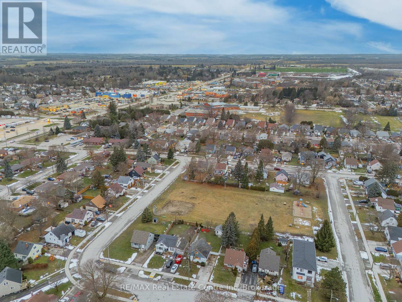 5 Churchill Crescent E, Centre Wellington (Fergus), Ontario  N1M 1A6 - Photo 28 - X11897034