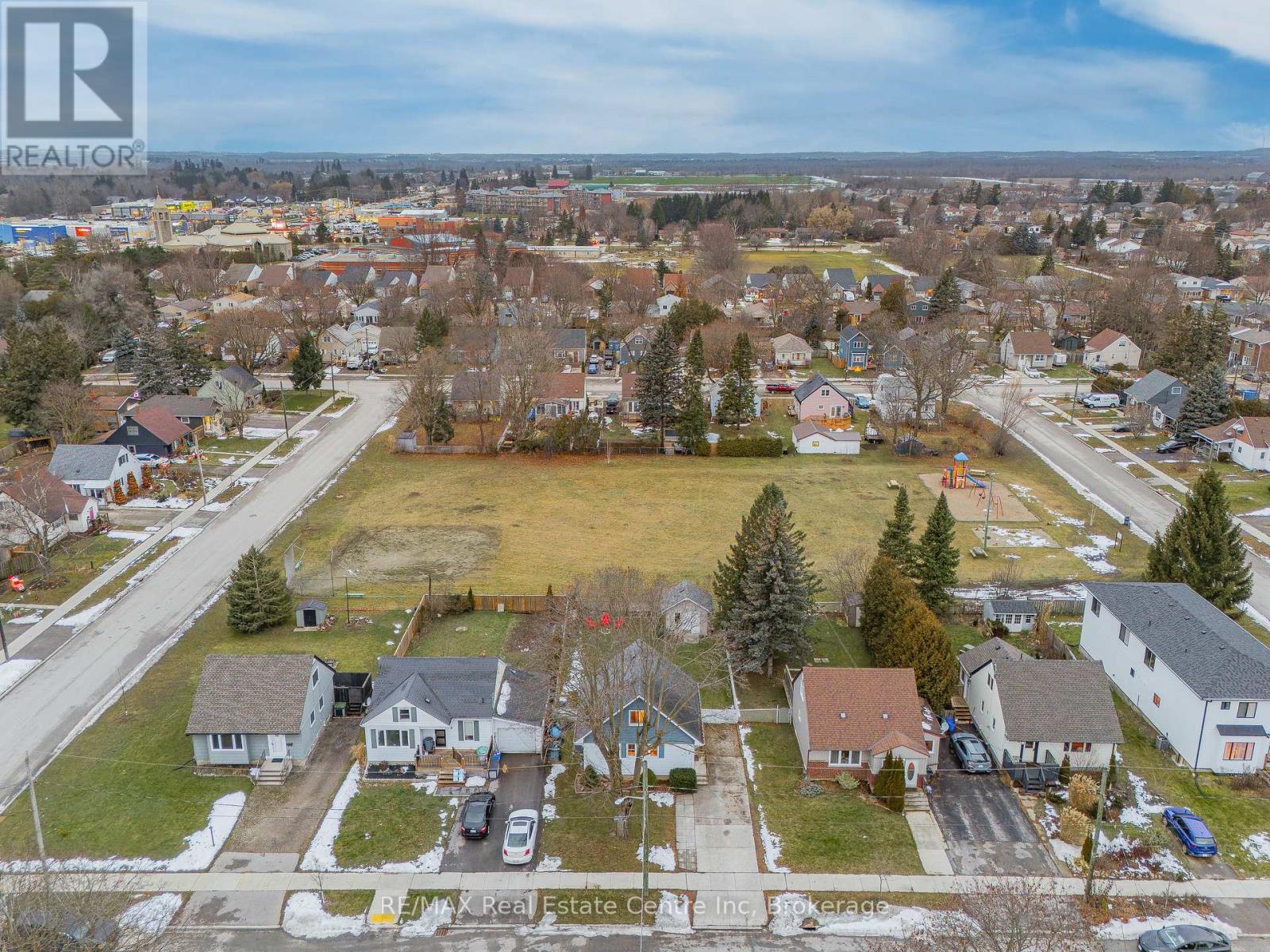 5 Churchill Crescent E, Centre Wellington (Fergus), Ontario  N1M 1A6 - Photo 29 - X11897034