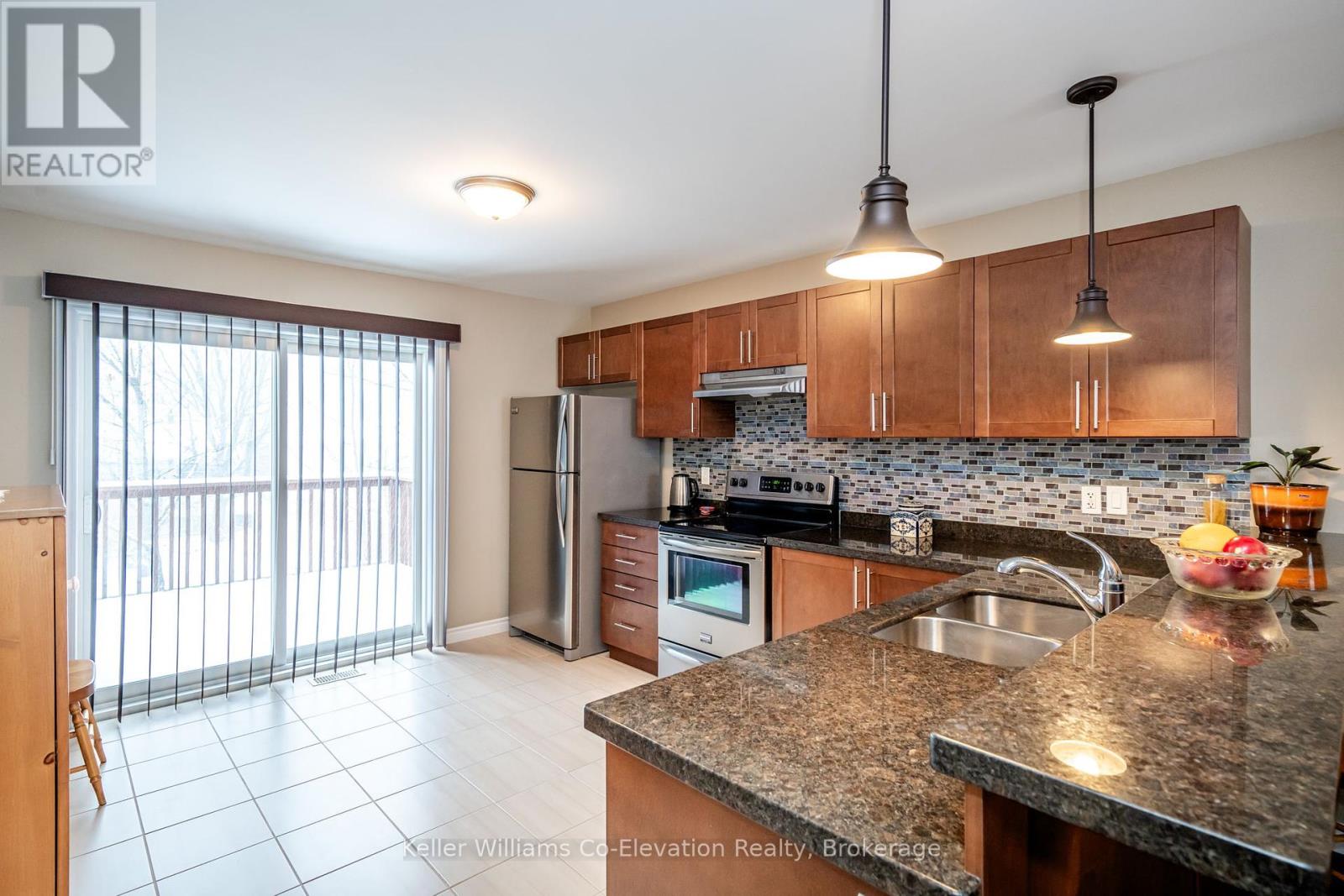 7 Sheppard Drive, Tay (Victoria Harbour), Ontario  L0K 2A0 - Photo 4 - S11899063