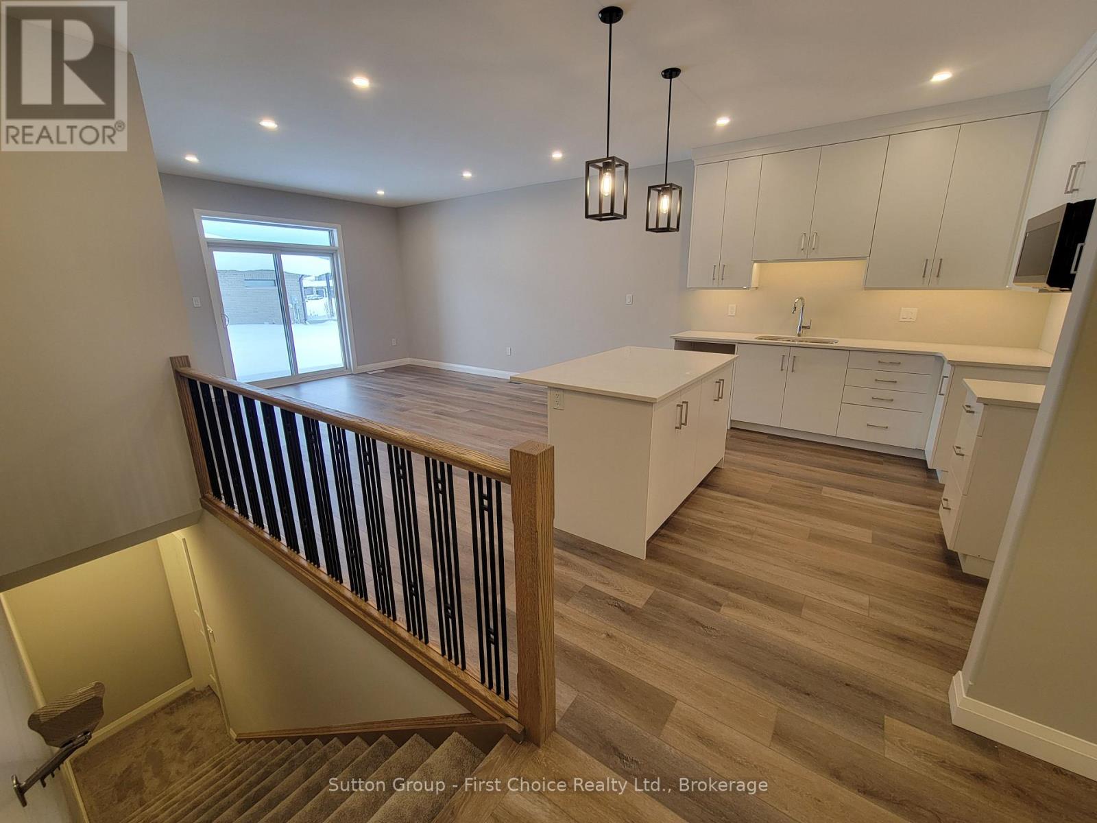 119 Rowe Avenue, South Huron, Ontario  N0M 1S1 - Photo 3 - X12041447