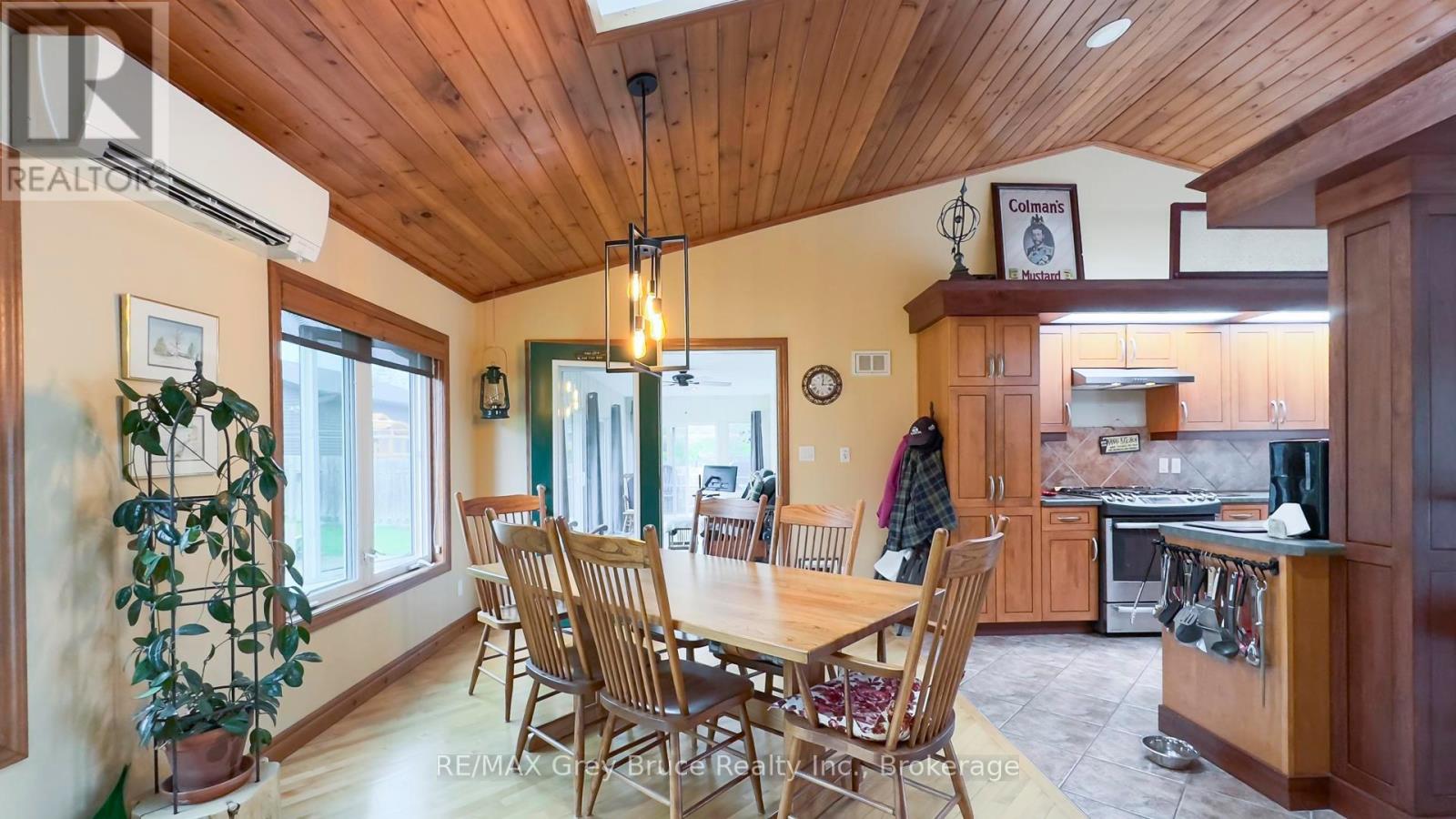 236 Bruce Street, South Bruce Peninsula, Ontario  N0H 2T0 - Photo 15 - X12224444