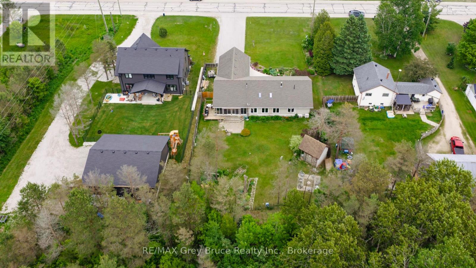 236 Bruce Street, South Bruce Peninsula, Ontario  N0H 2T0 - Photo 31 - X12224444