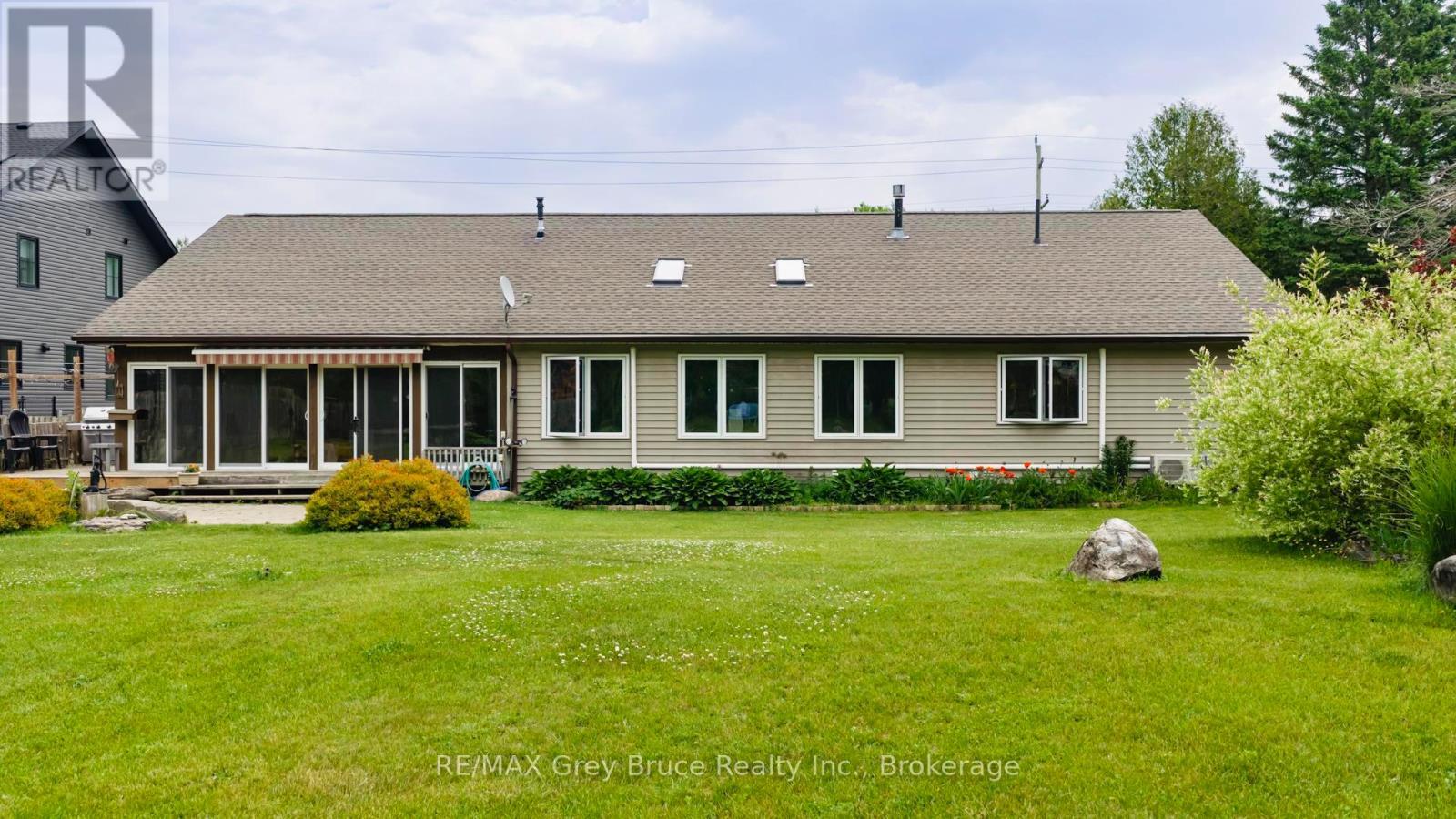 236 Bruce Street, South Bruce Peninsula, Ontario  N0H 2T0 - Photo 37 - X12224444