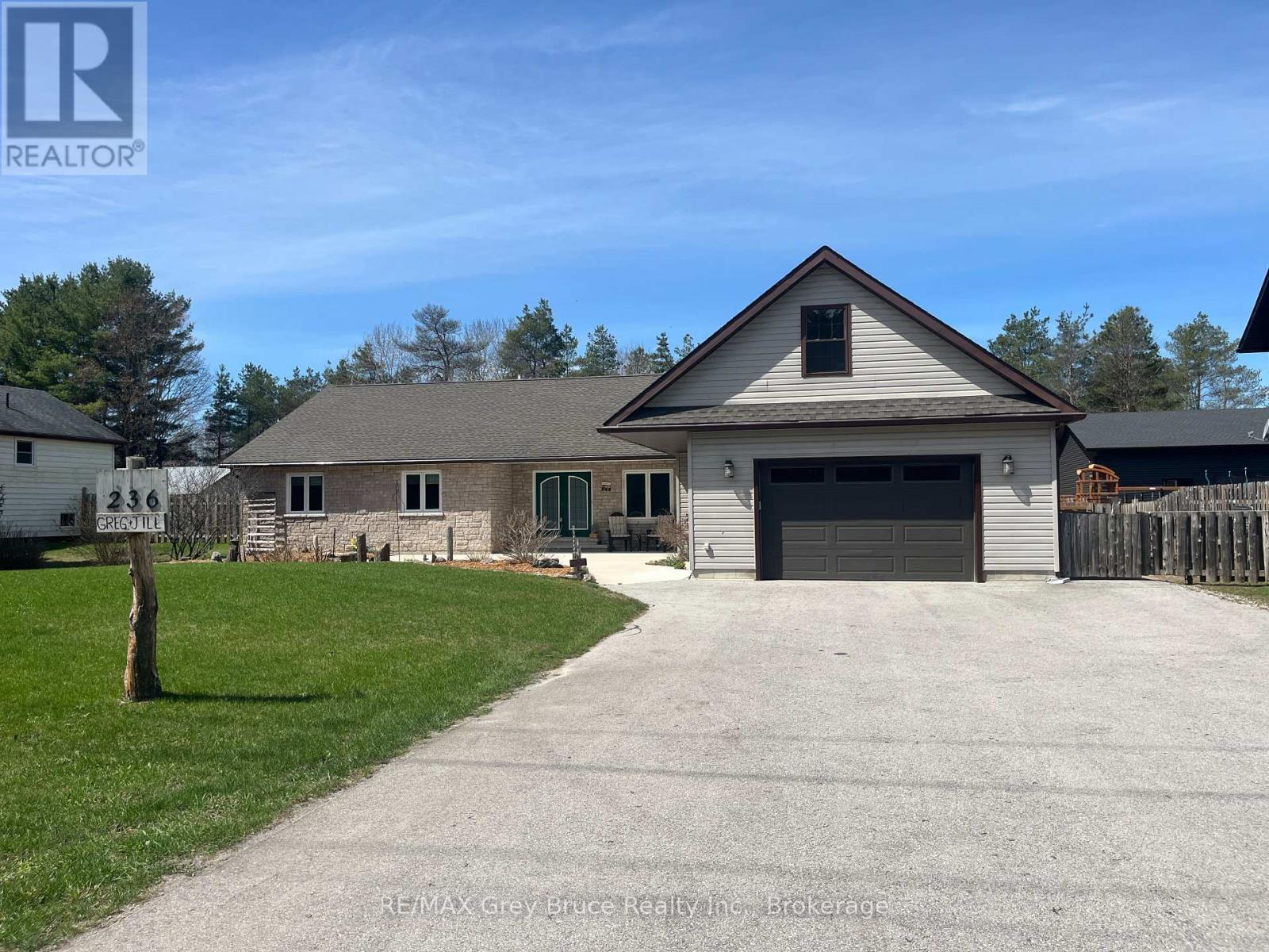 236 Bruce Street, South Bruce Peninsula, Ontario  N0H 2T0 - Photo 39 - X12224444
