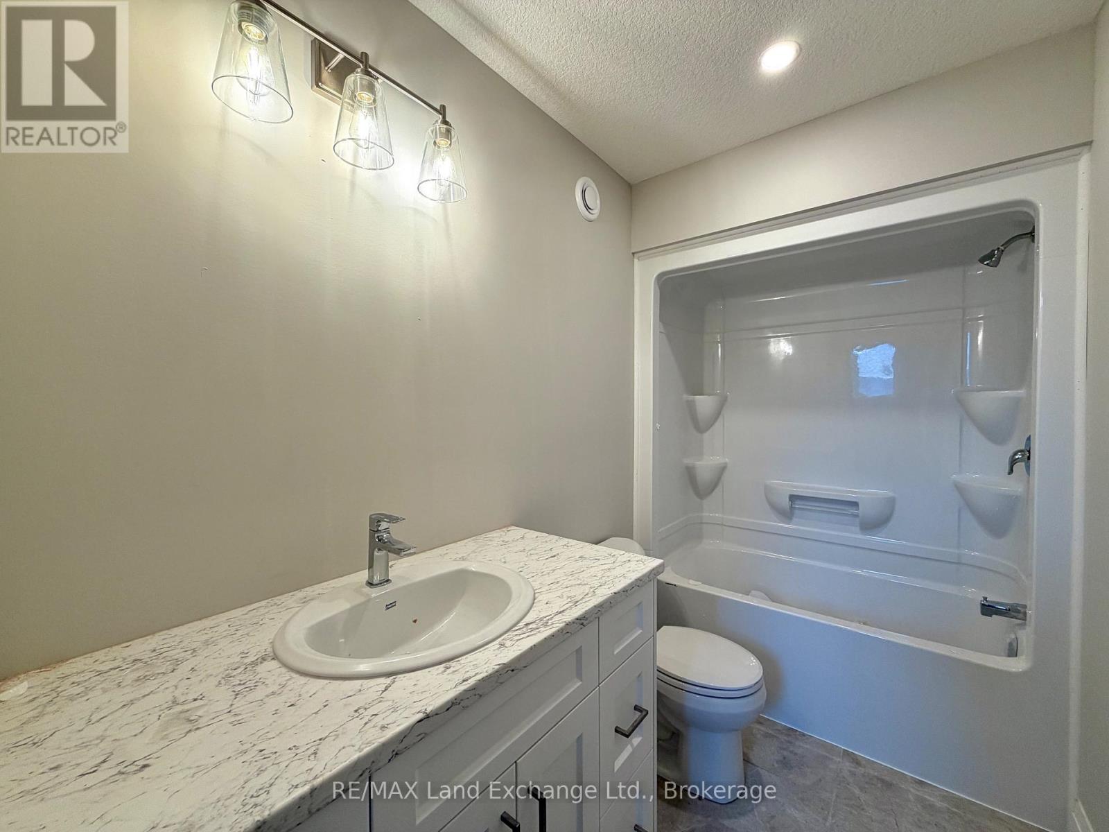 360 Rosner Drive, Saugeen Shores, Ontario  N0H 2C8 - Photo 11 - X12286503