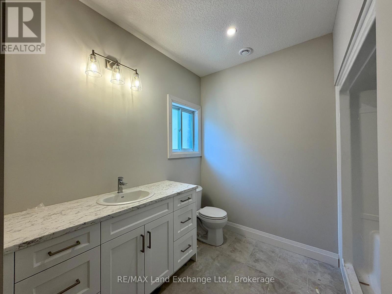 360 Rosner Drive, Saugeen Shores, Ontario  N0H 2C8 - Photo 15 - X12286503