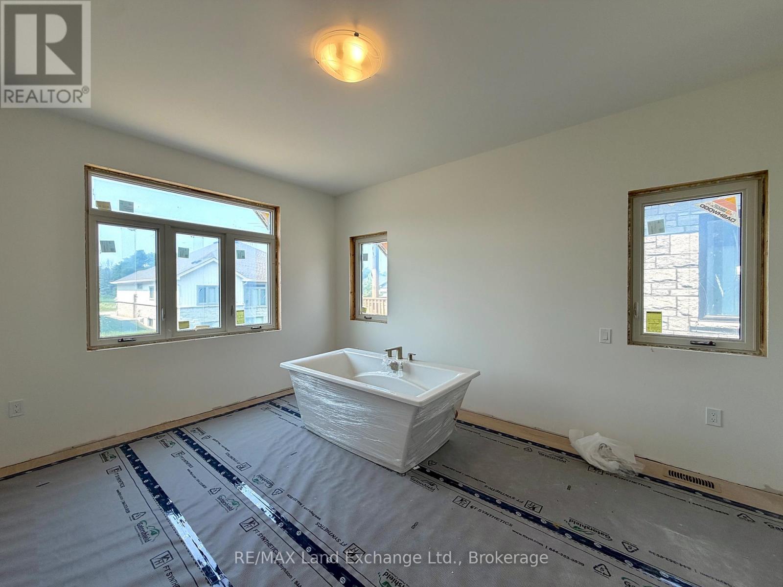 288 Ridge Street, Saugeen Shores, Ontario  N0H 2C3 - Photo 12 - X12305499