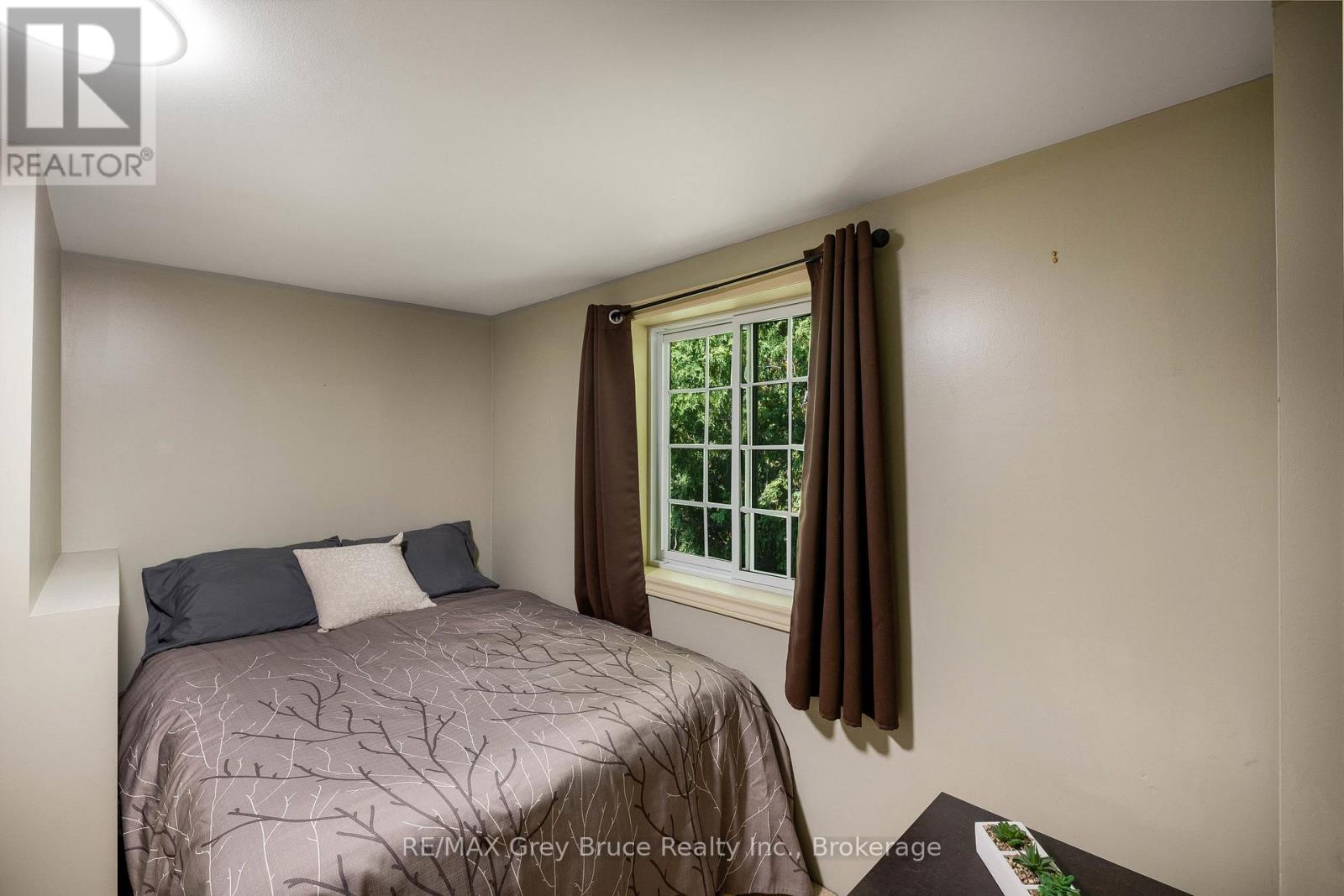 7011 Highway 6, Northern Bruce Peninsula, Ontario  N0H 2R0 - Photo 18 - X12413523