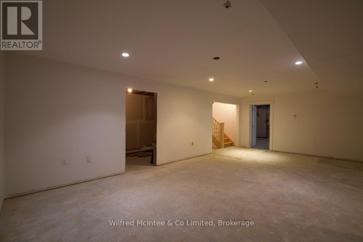 545 Eckford Avenue, Saugeen Shores, Ontario  N0H 2L0 - Photo 24 - X12439248