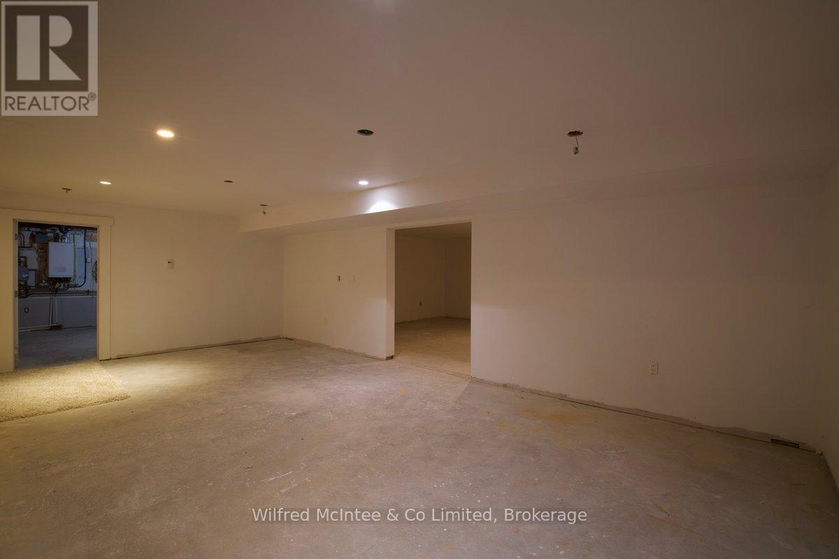 545 Eckford Avenue, Saugeen Shores, Ontario  N0H 2L0 - Photo 31 - X12439248