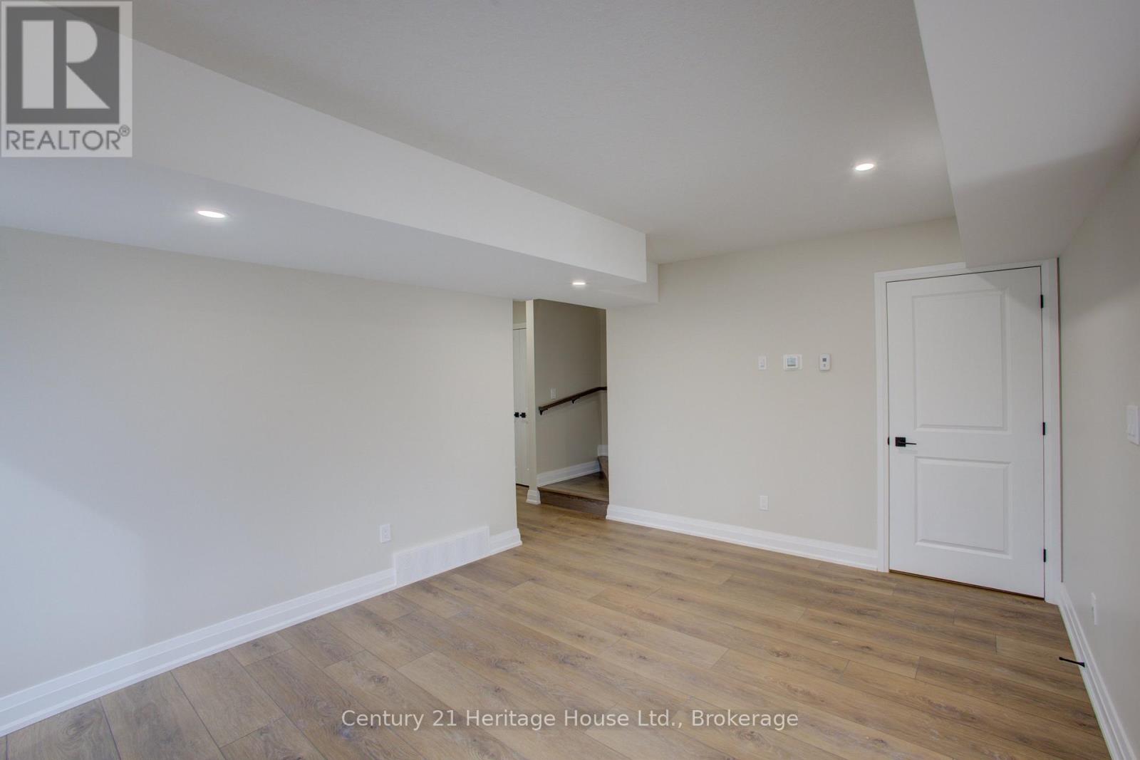 4 - 229 Bruce Street S, West Grey, Ontario  N0G 1R0 - Photo 10 - X12468225