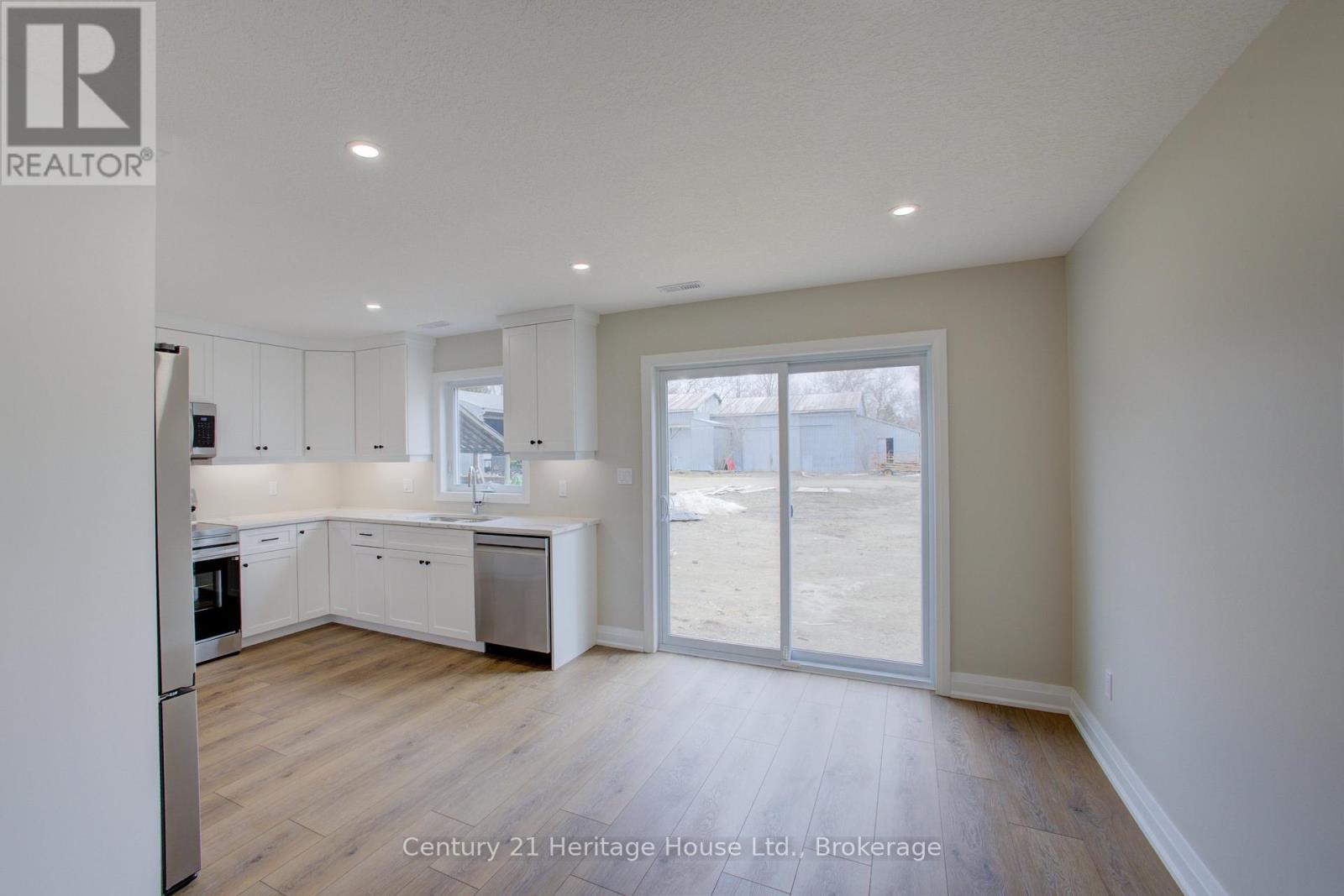 4 - 229 Bruce Street S, West Grey, Ontario  N0G 1R0 - Photo 12 - X12468225