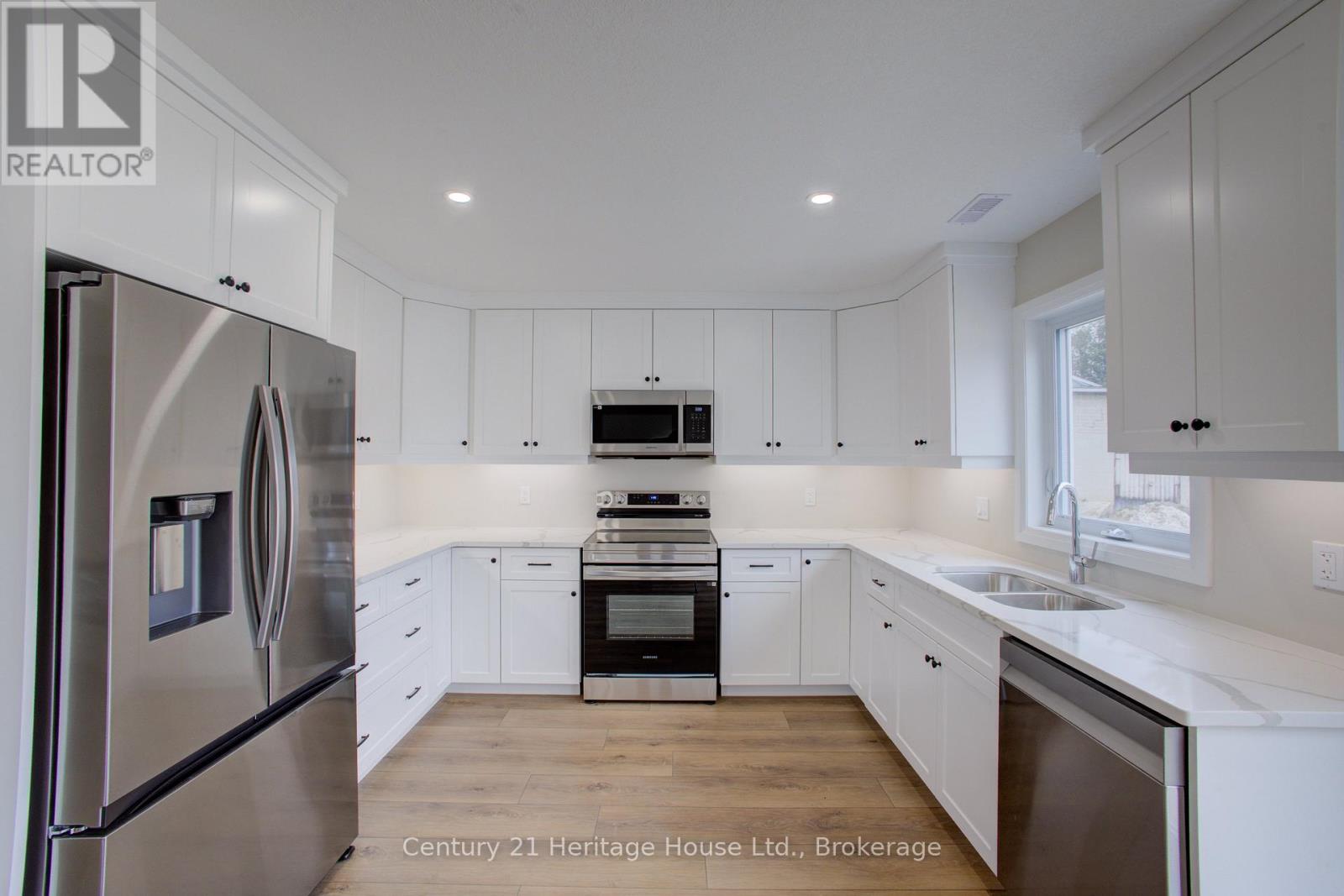 4 - 229 Bruce Street S, West Grey, Ontario  N0G 1R0 - Photo 15 - X12468225