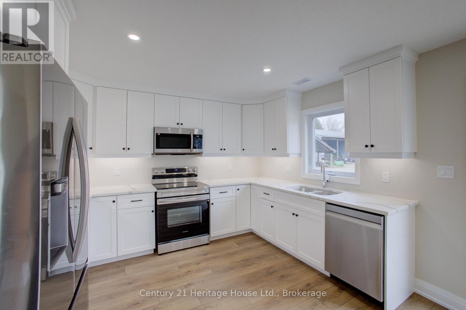 4 - 229 Bruce Street S, West Grey, Ontario  N0G 1R0 - Photo 16 - X12468225