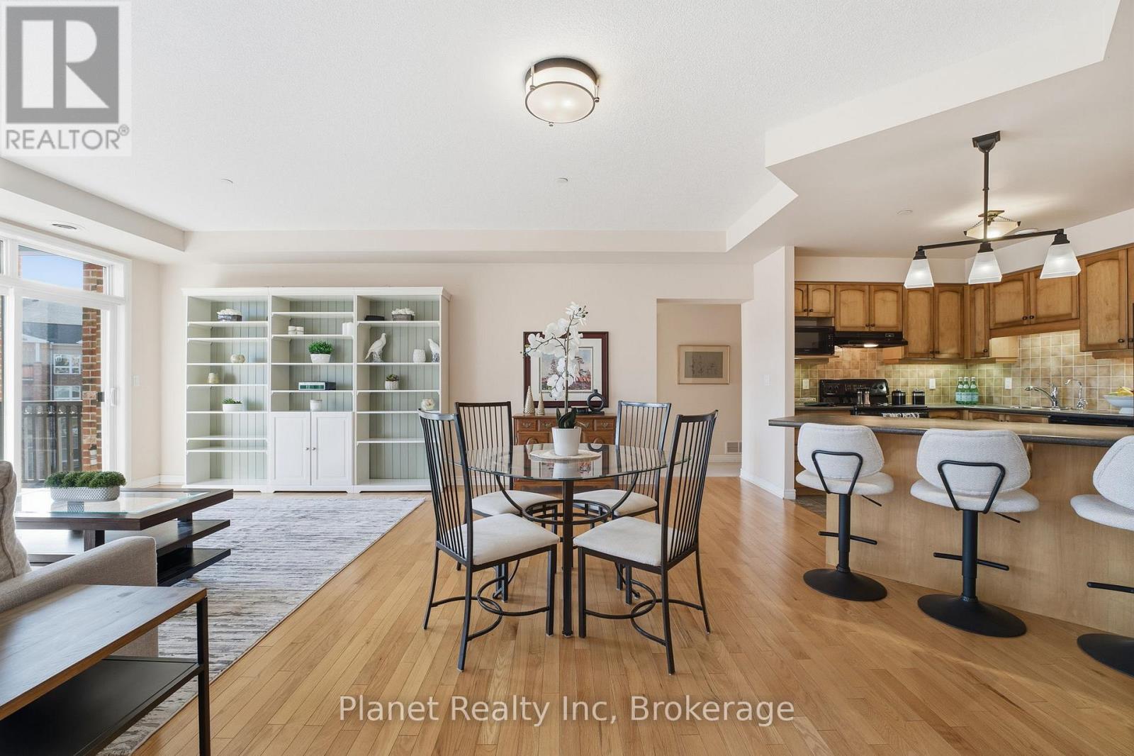 301 - 65 Bayberry Drive, Guelph, Ontario  N1G 5K8 - Photo 2 - X12567296
