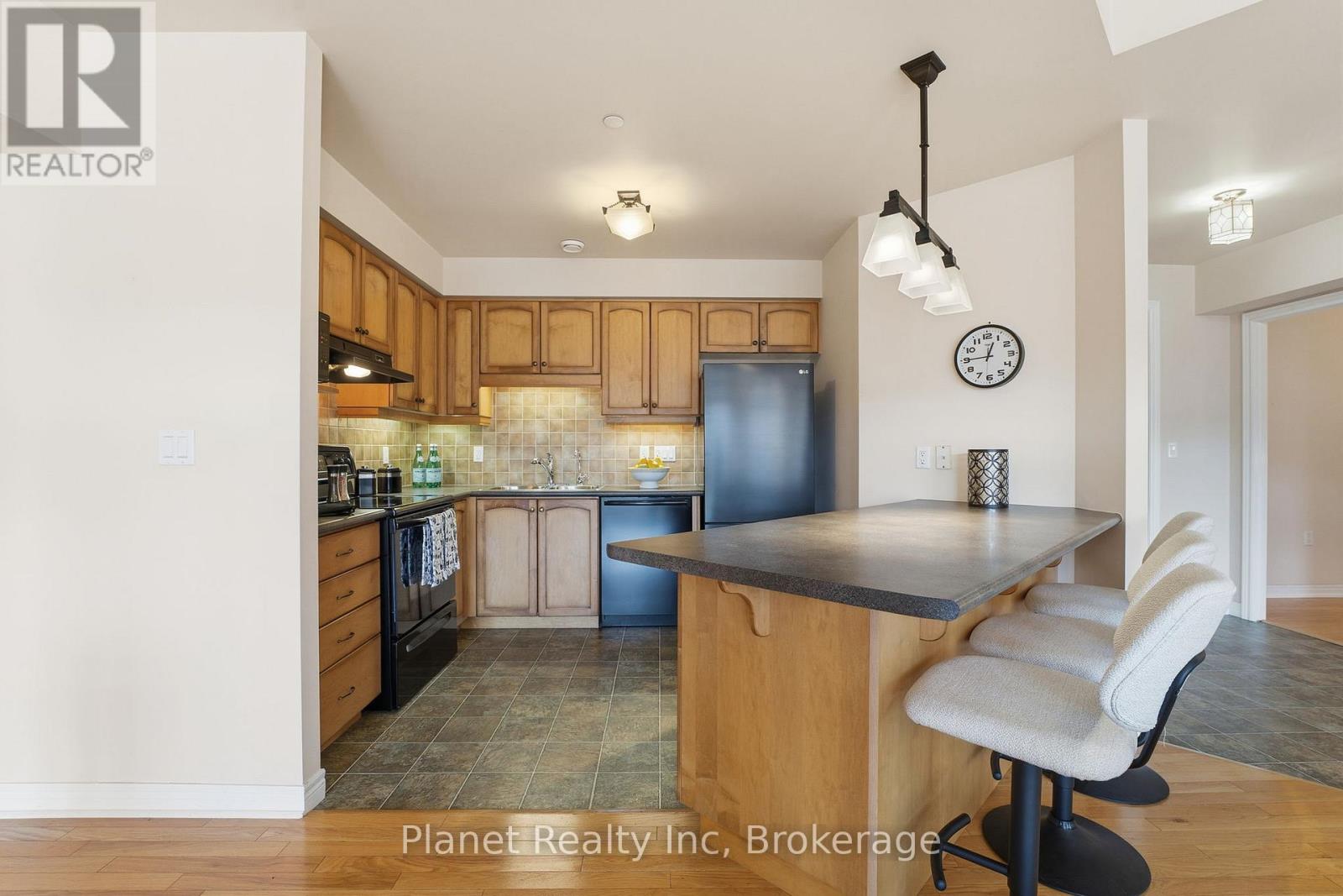 301 - 65 Bayberry Drive, Guelph, Ontario  N1G 5K8 - Photo 8 - X12567296