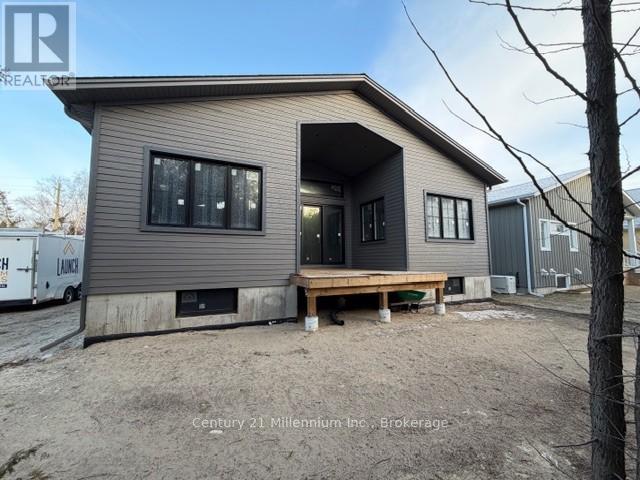 15 Grenville Street N, Saugeen Shores, Ontario  N0H 2L0 - Photo 2 - X12568882