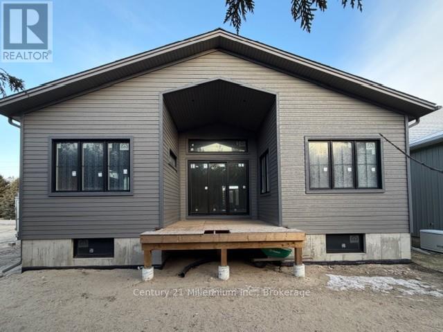 15 Grenville Street N, Saugeen Shores, Ontario  N0H 2L0 - Photo 3 - X12568882