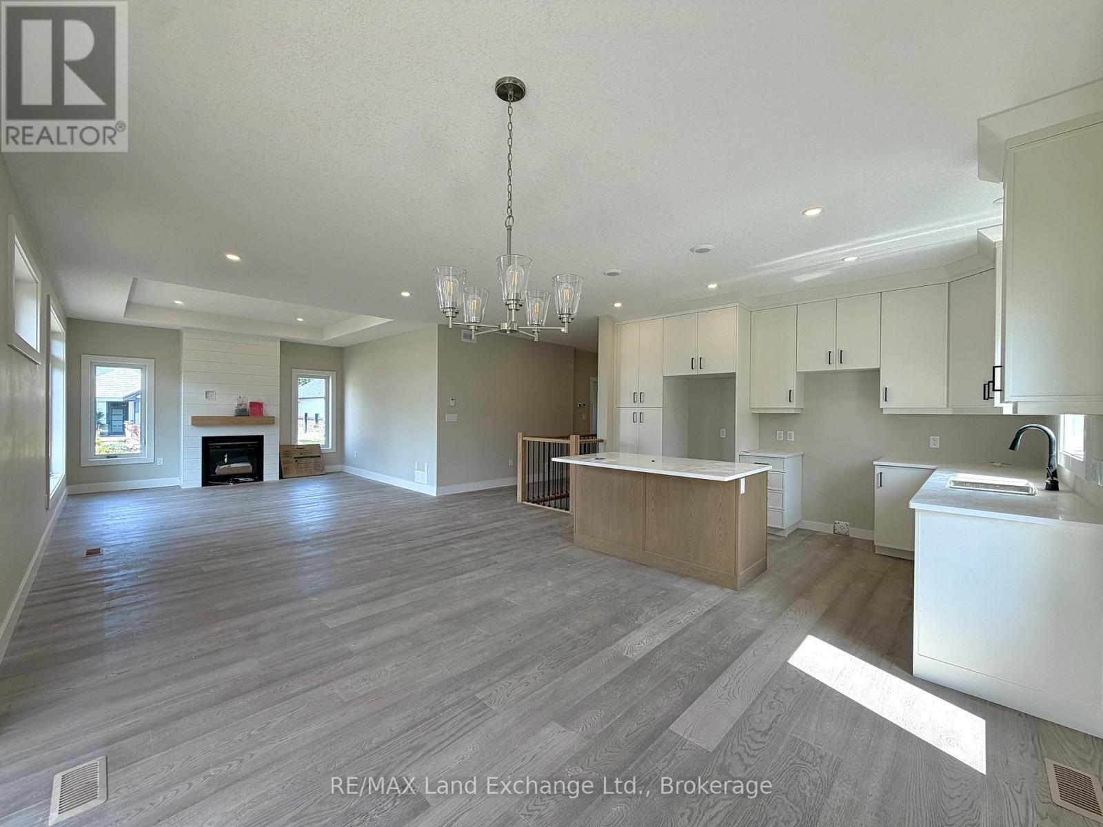 159 Westlinks Drive, Saugeen Shores, Ontario  N0H 2C3 - Photo 12 - X12604940