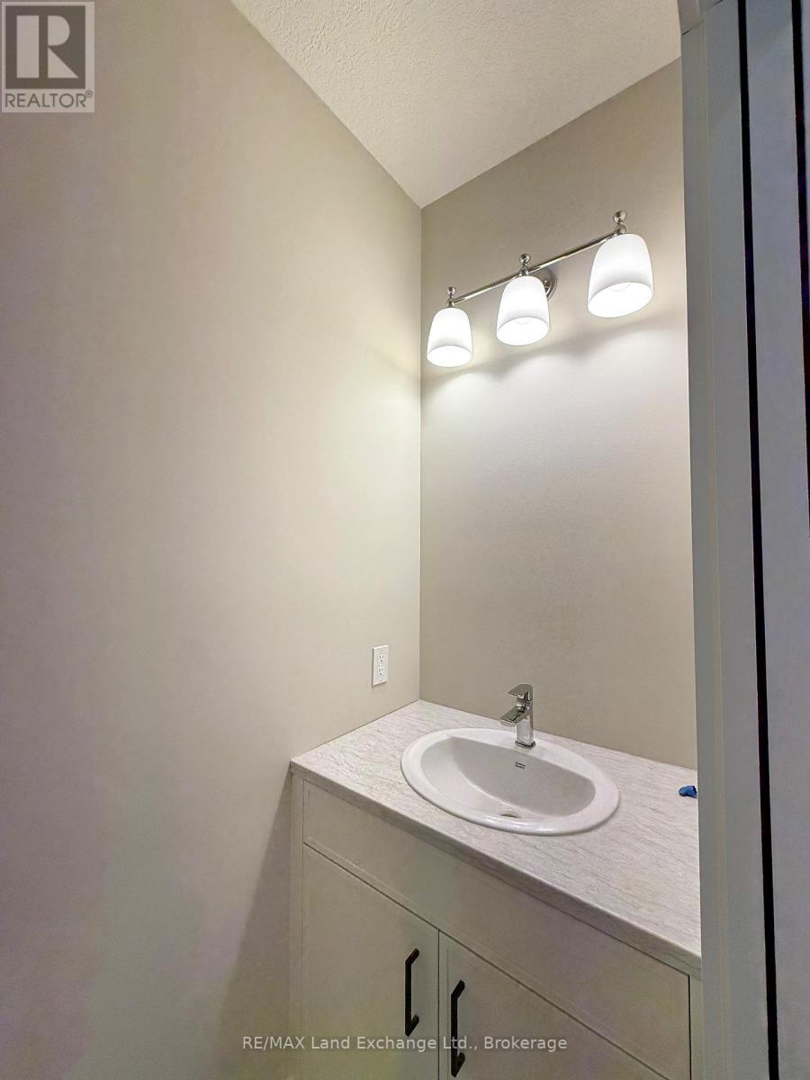159 Westlinks Drive, Saugeen Shores, Ontario  N0H 2C3 - Photo 3 - X12604940