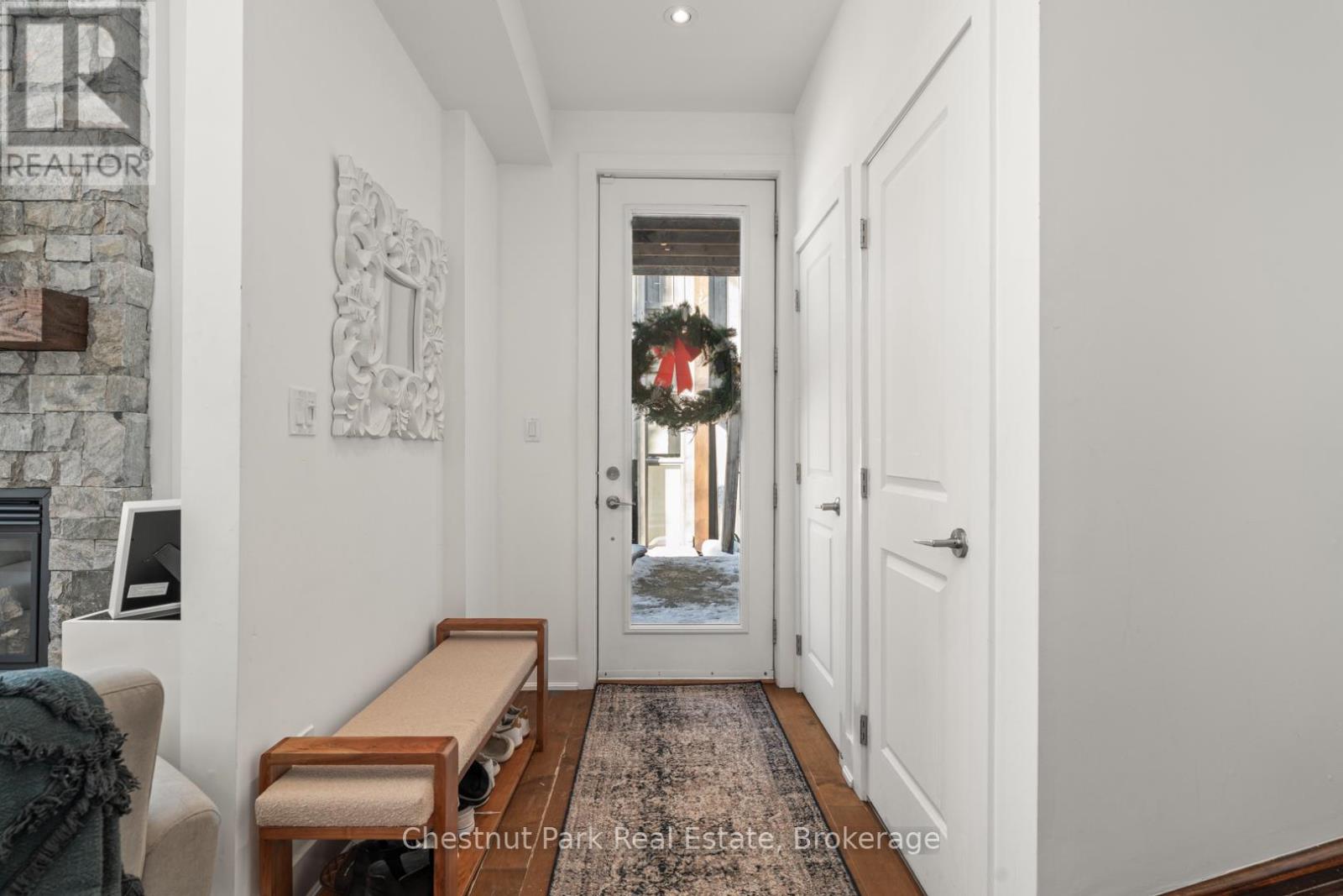 10 Carrick Trail, Gravenhurst, Ontario  P1P 0A6 - Photo 4 - X12616596