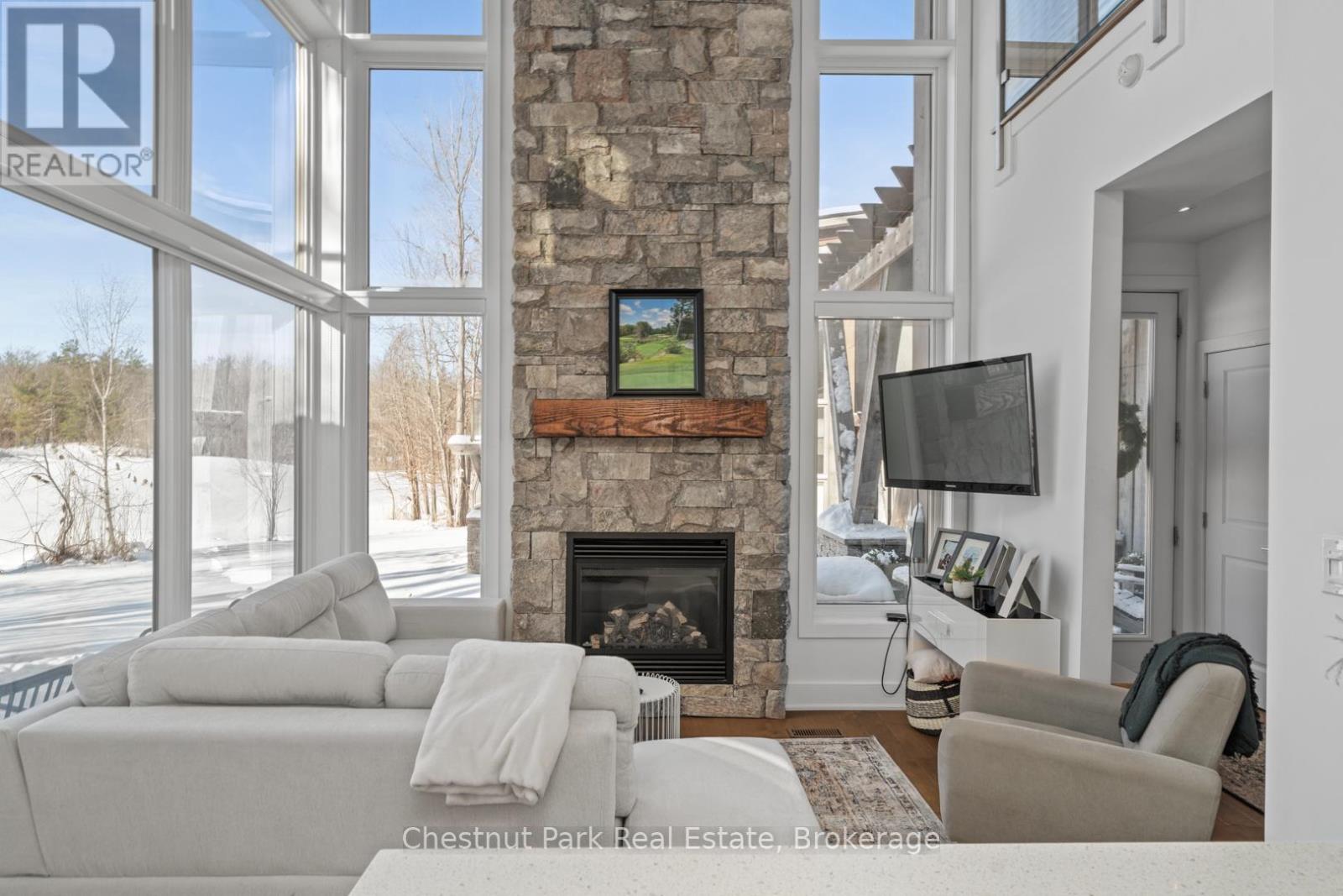 10 Carrick Trail, Gravenhurst, Ontario  P1P 0A6 - Photo 7 - X12616596