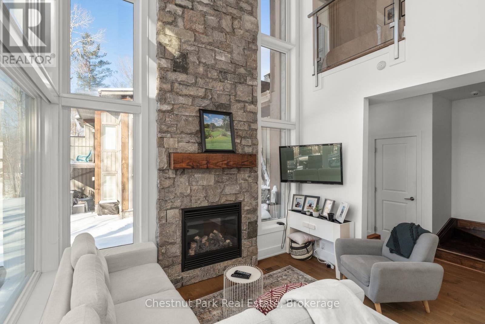 10 Carrick Trail, Gravenhurst, Ontario  P1P 0A6 - Photo 8 - X12616596