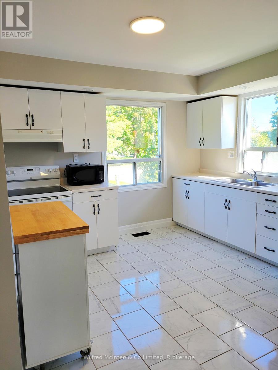 104 Meadows Drive, West Grey, Ontario  N4N 3B8 - Photo 6 - X12629602