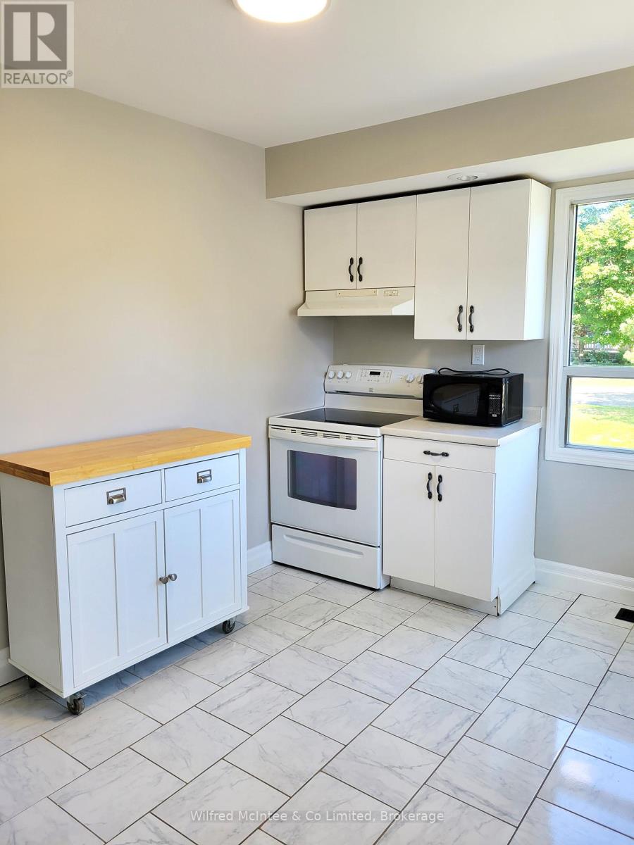 104 Meadows Drive, West Grey, Ontario  N4N 3B8 - Photo 7 - X12629602