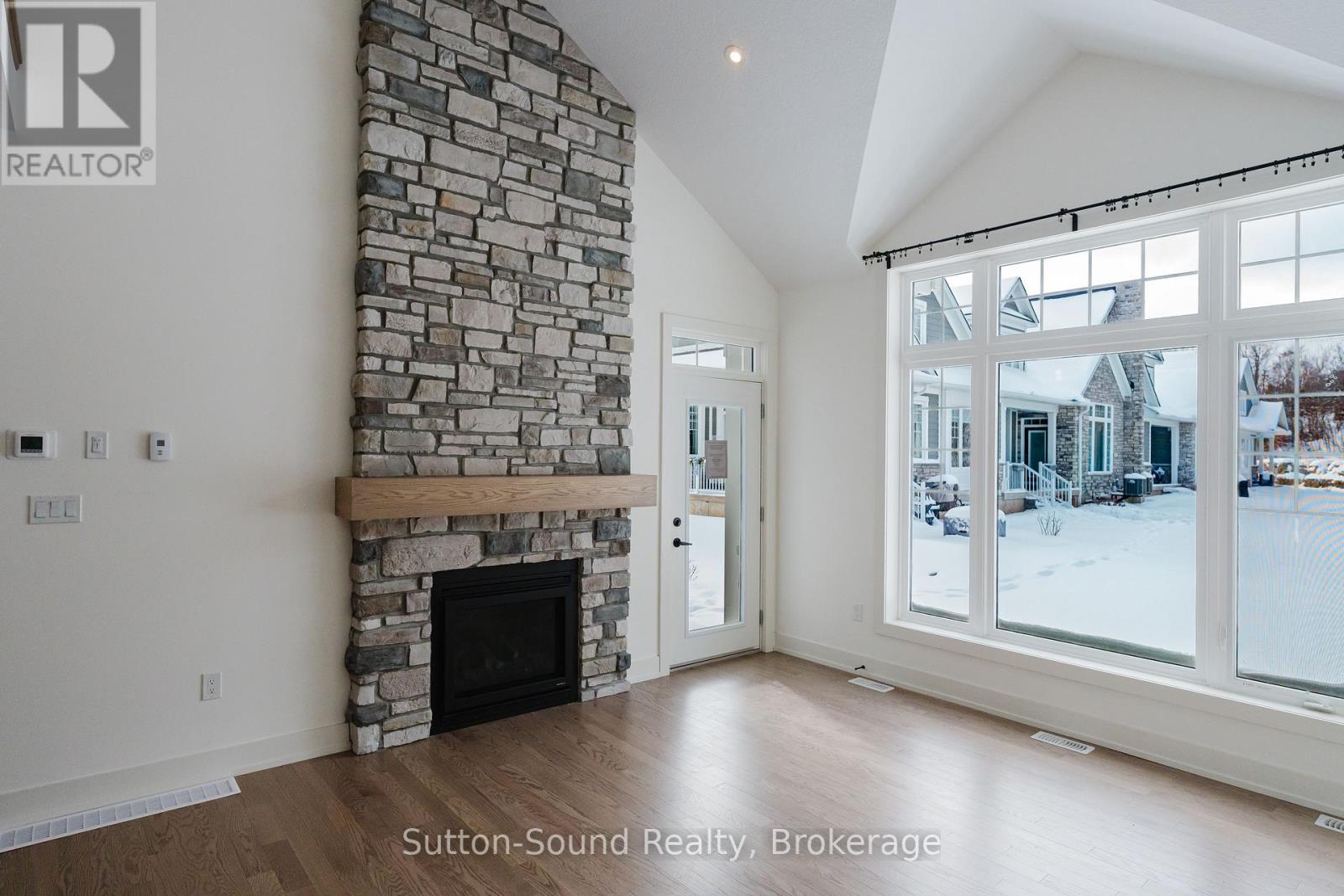 306 Sandpiper Lane, Georgian Bluffs, Ontario  N0H 1S0 - Photo 11 - X12629892