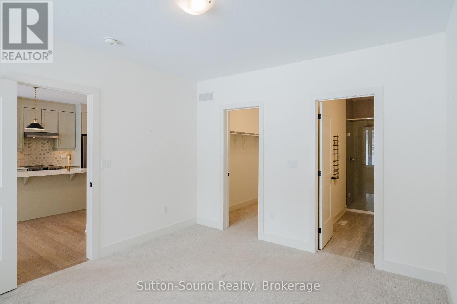 306 Sandpiper Lane, Georgian Bluffs, Ontario  N0H 1S0 - Photo 12 - X12629892